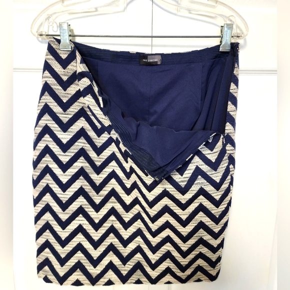 The Limited Chevron Pencil Skirt - Picture 3 of 5